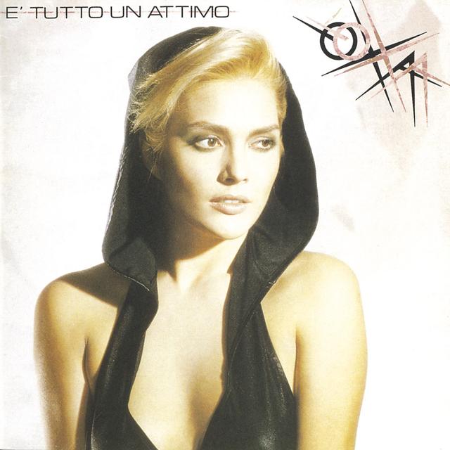 Album cover art for E' Tutto un Attimo