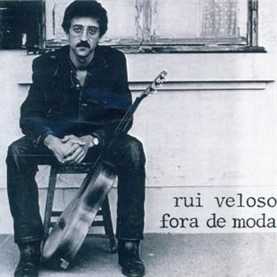 Album cover art for Fora De Moda