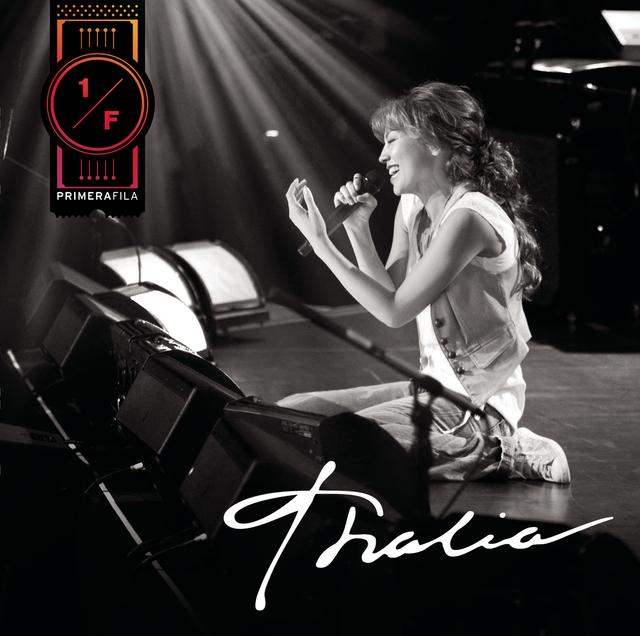 Album cover art for Thalía en Primera Fila